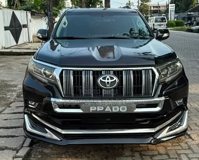 Toyota Land Cruiser Prado 2023 Black