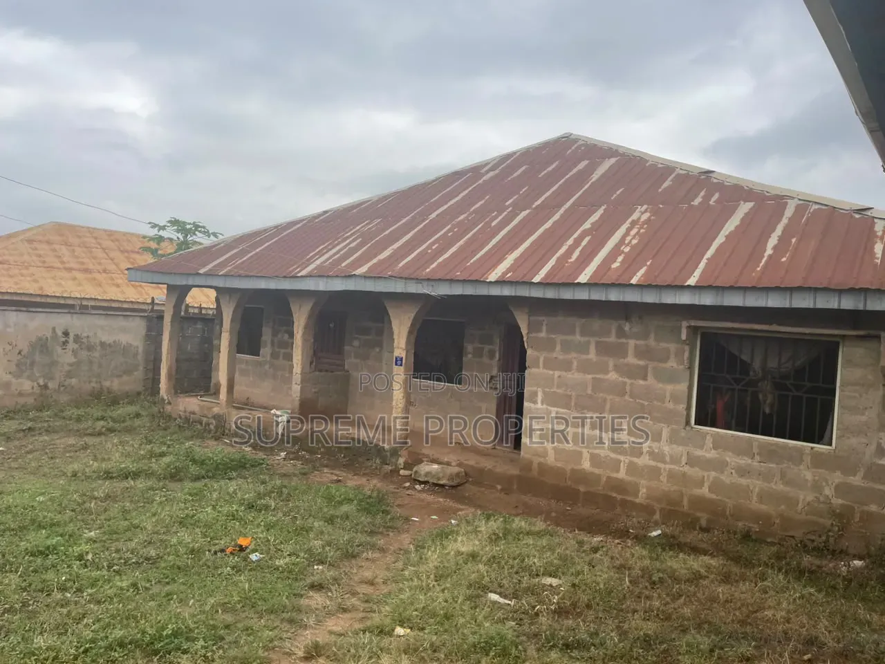 5bdrm Bungalow in Tella Estate Akobo, Ibadan for sale