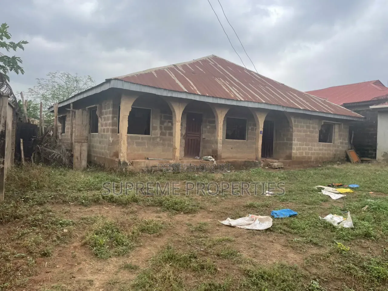 5bdrm Bungalow in Tella Estate Akobo, Ibadan for sale