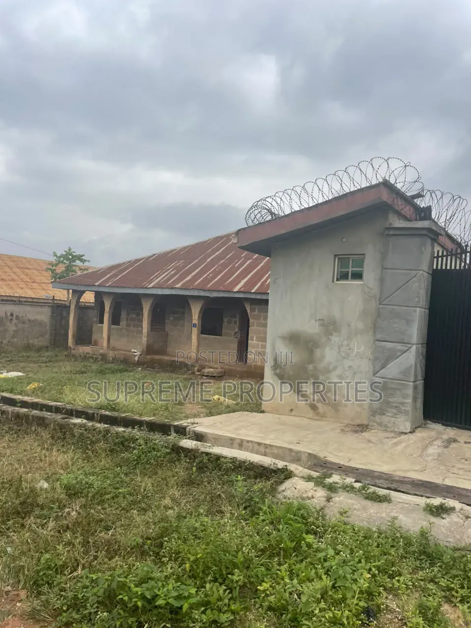 5bdrm Bungalow in Tella Estate Akobo, Ibadan for sale