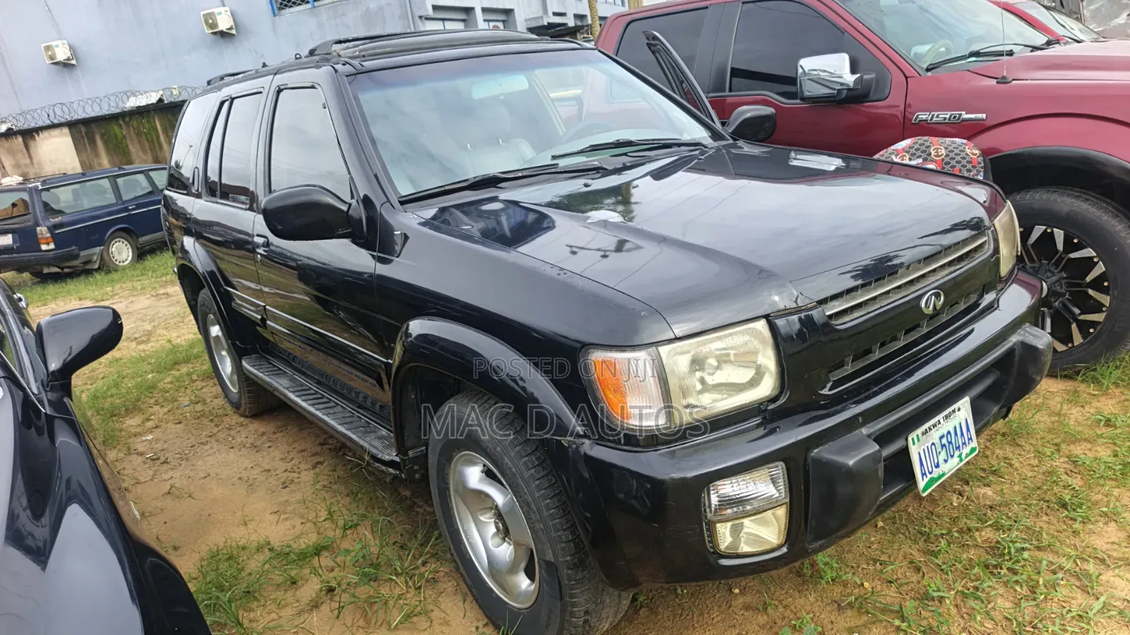 Infiniti QX4 2001 Black