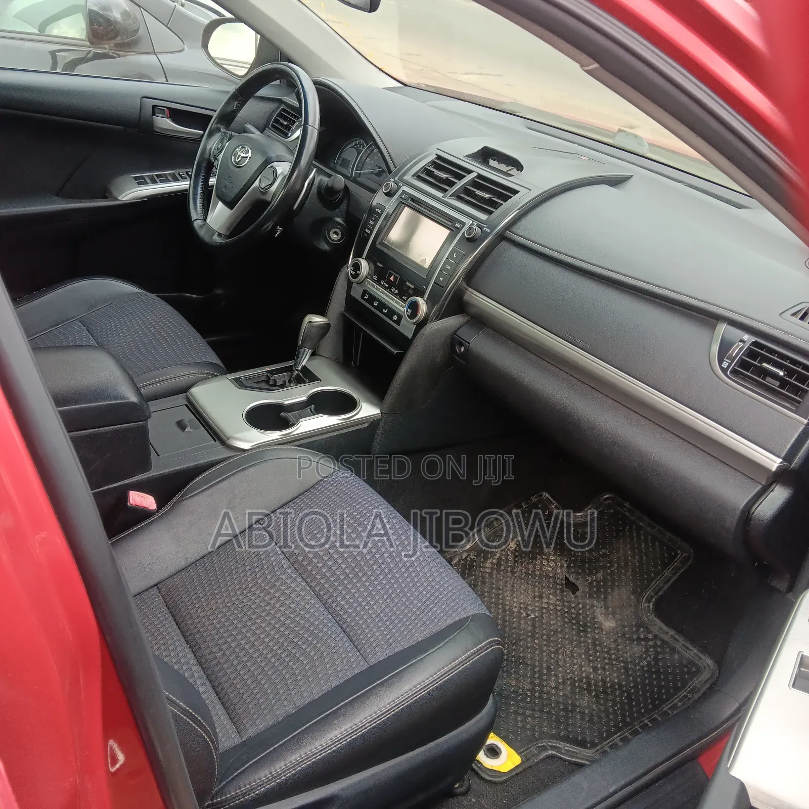 Toyota Camry SE 4dr Sedan (2.5L 4cyl 6A) 2012 Red