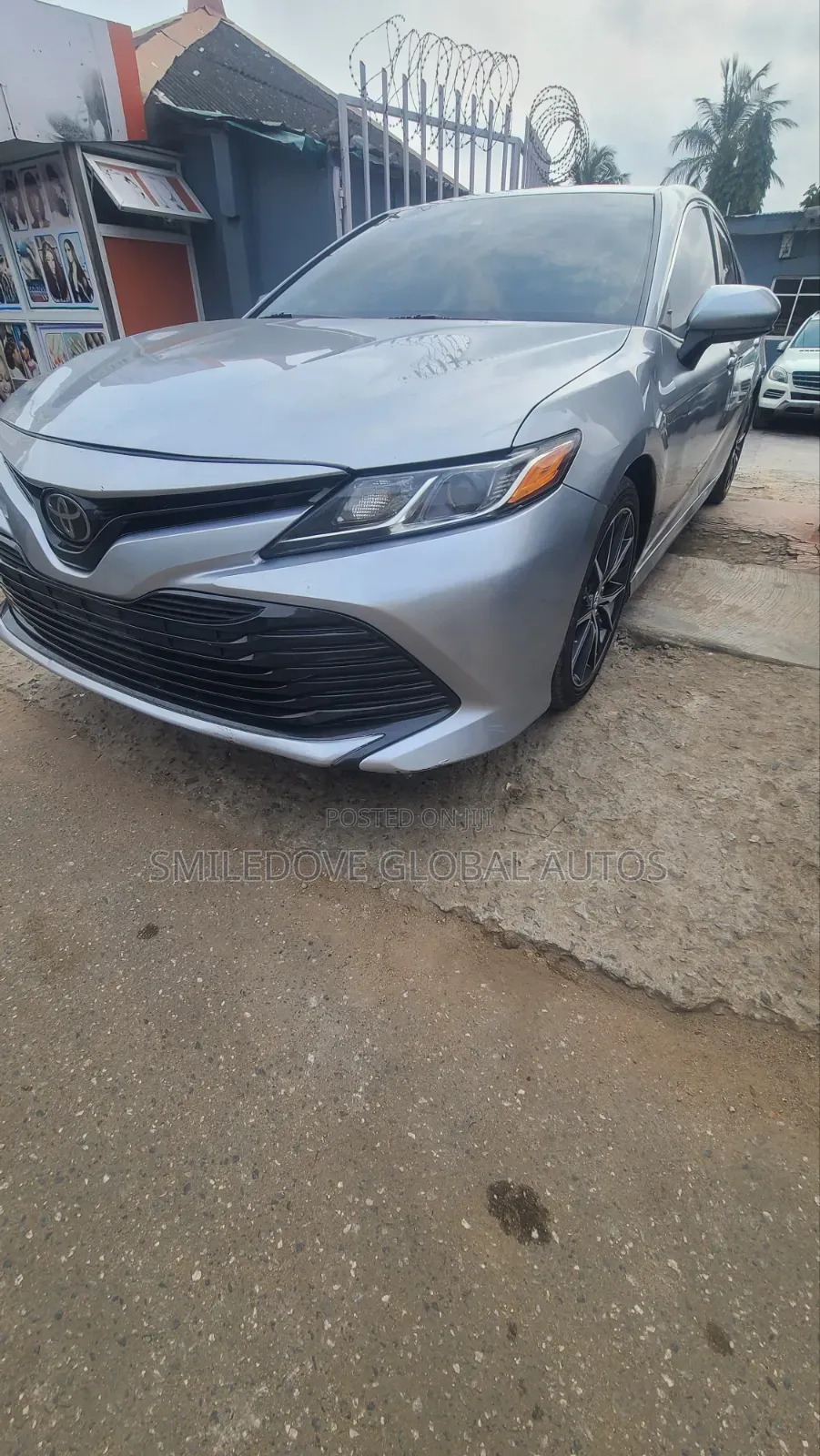 Toyota Camry 2018 Silver