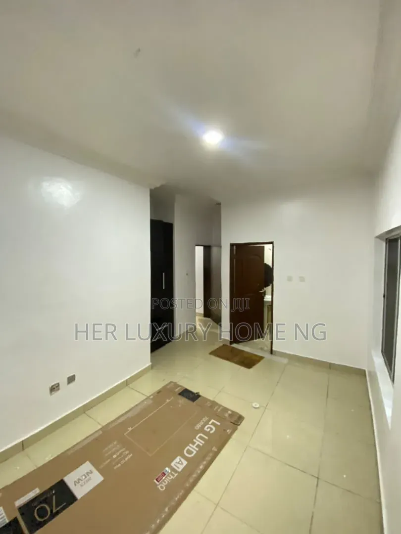 3bdrm Apartment in Chevron for rent