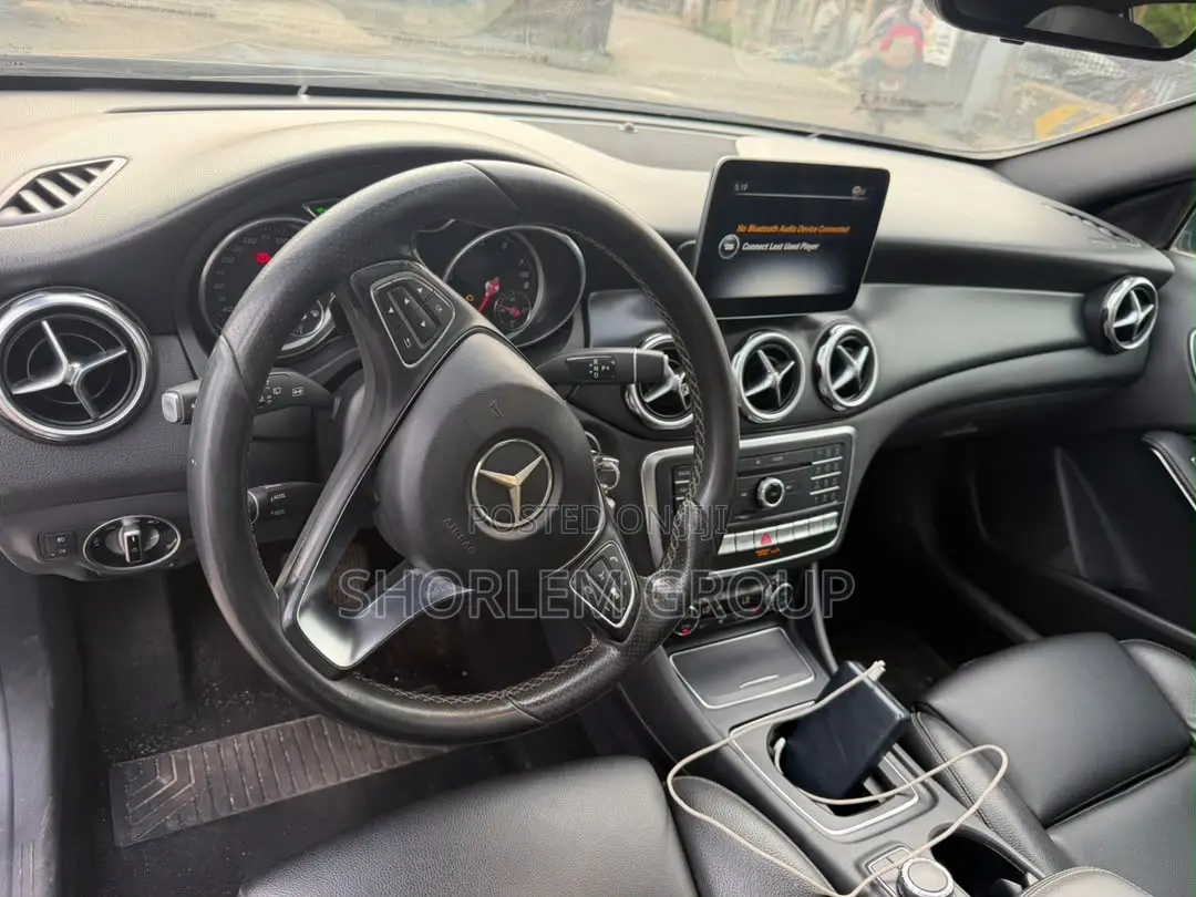 Mercedes-Benz GLA 250 2018 Blue
