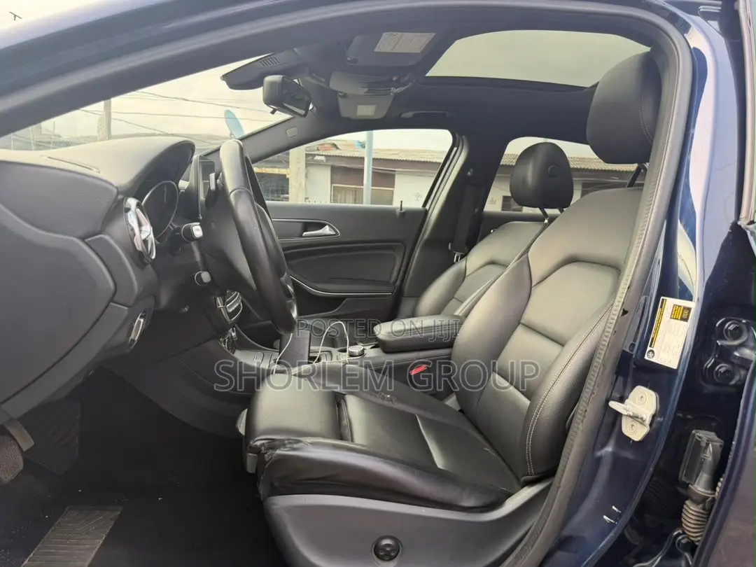 Mercedes-Benz GLA 250 2018 Blue