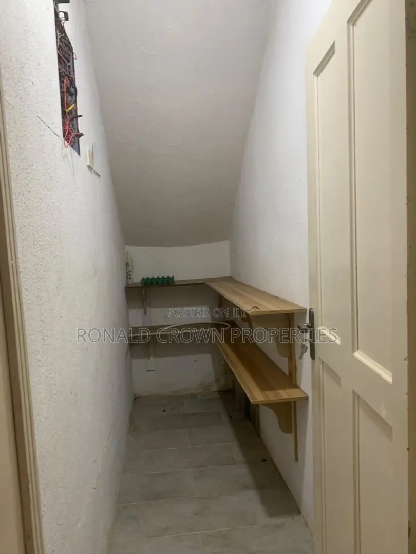 3bdrm Apartment in Lekki Phase 1 for rent