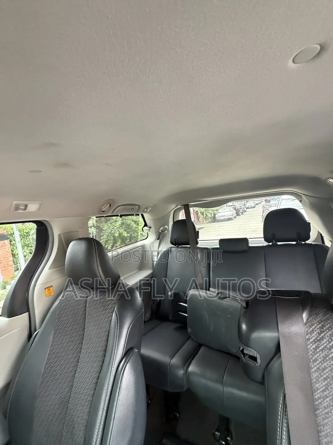 Toyota Sienna SE FWD 8-Passenger 2013 Black