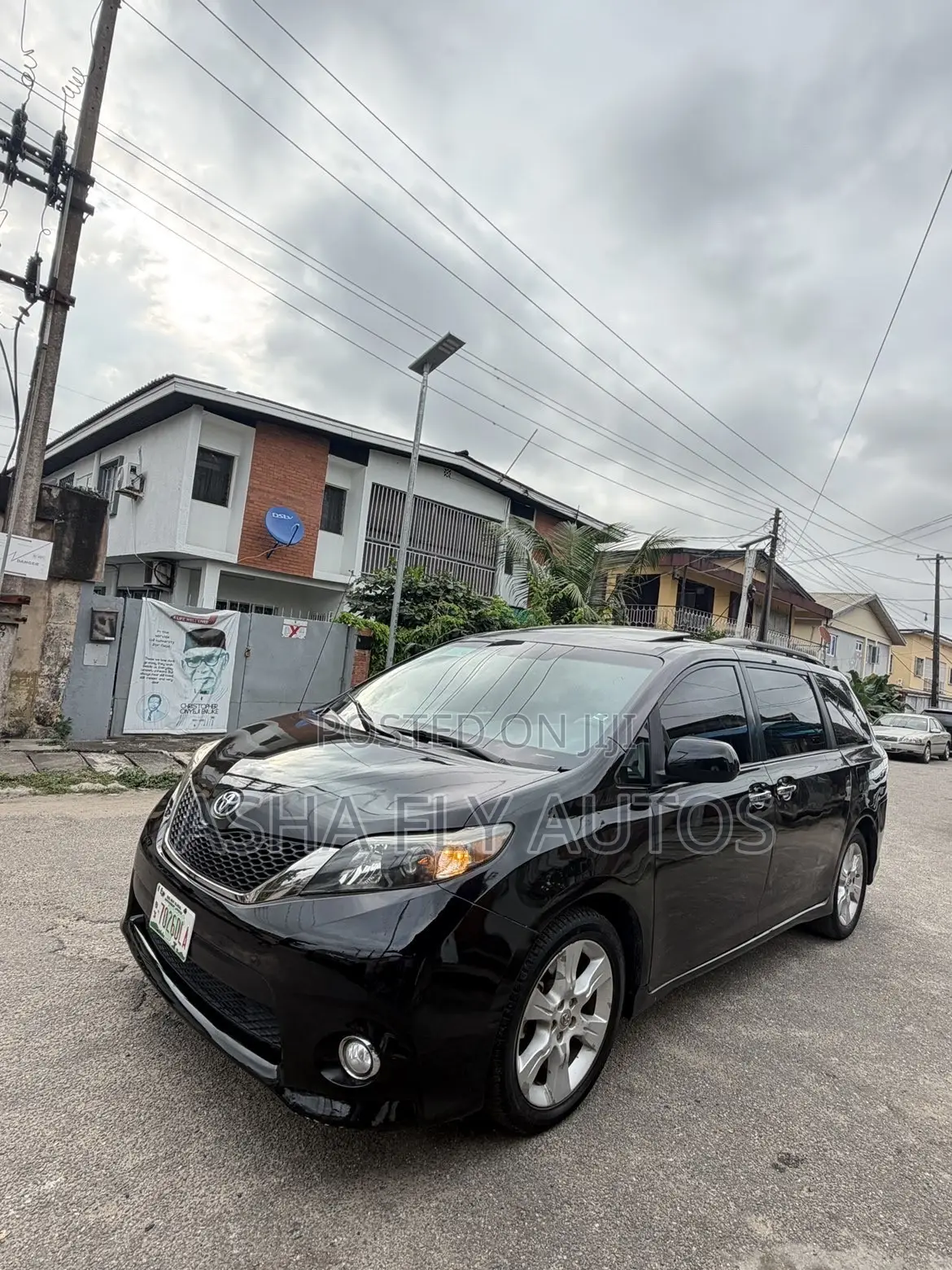 Toyota Sienna SE FWD 8-Passenger 2013 Black