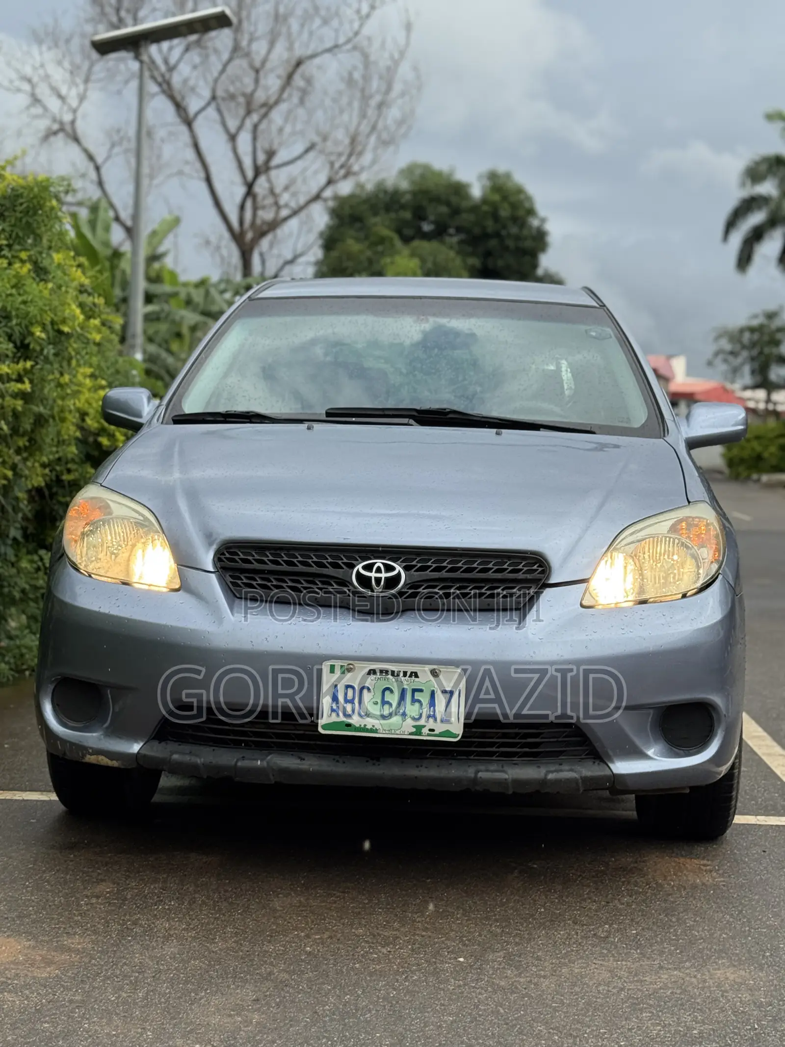 Toyota Matrix Hatchback AWD (1.8L 4cyl 4A) 2005 Gray