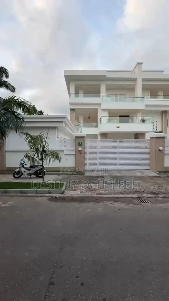 7bdrm Mansion in Maitama for sale