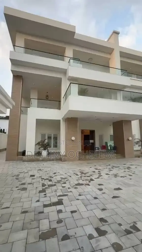 7bdrm Mansion in Maitama for sale