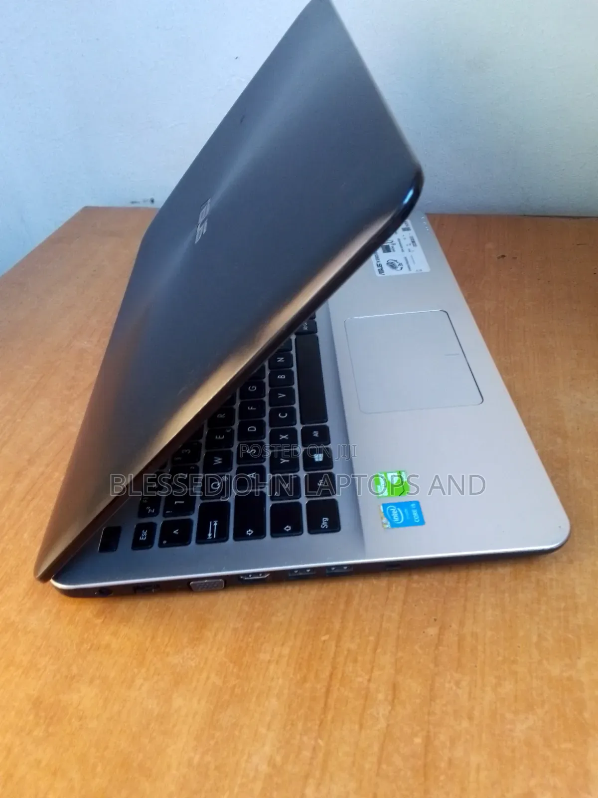 Laptop Asus X555LA 8GB Intel Core i5 HDD 1T