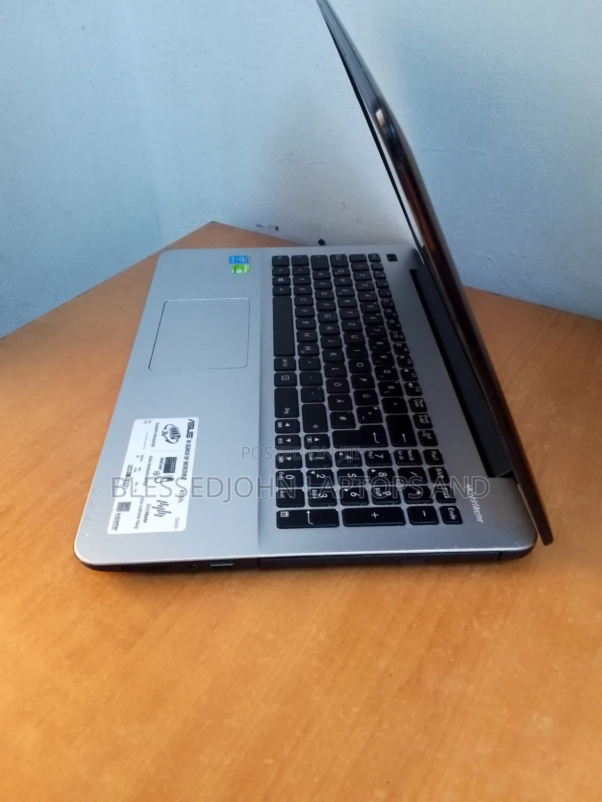 Laptop Asus X555LA 8GB Intel Core i5 HDD 1T