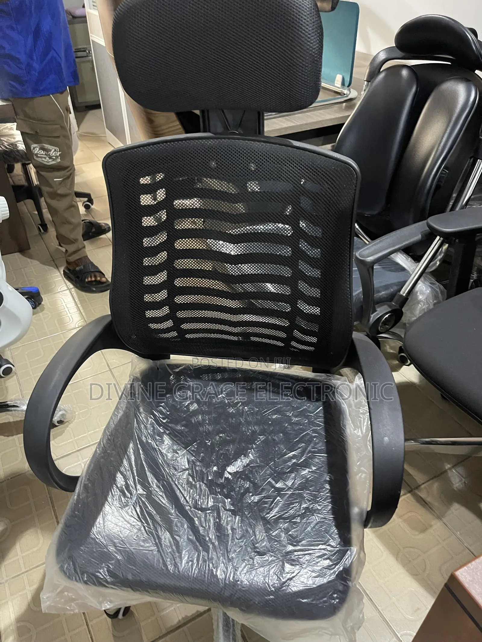 Premium Ergonomic Mesh Office Chair – Black