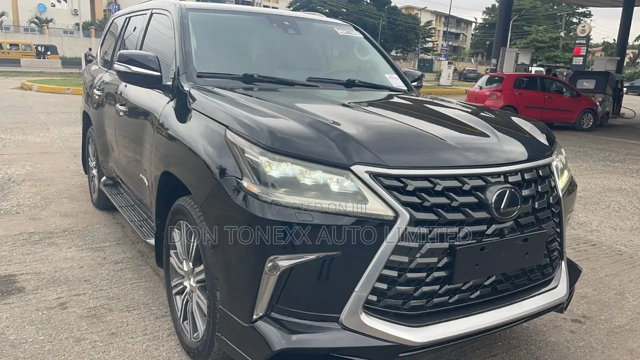 Lexus LX 570 AWD 2017 Black