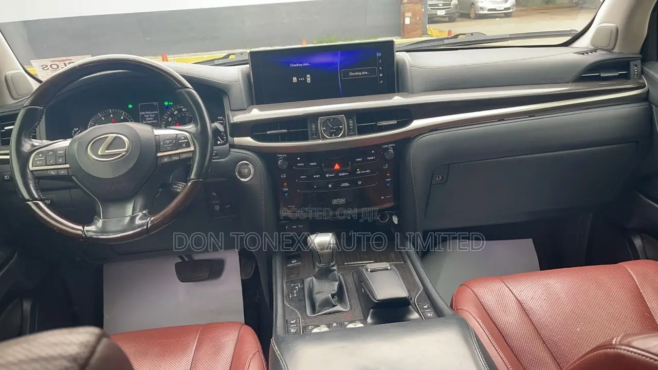 Lexus LX 570 AWD 2017 Black