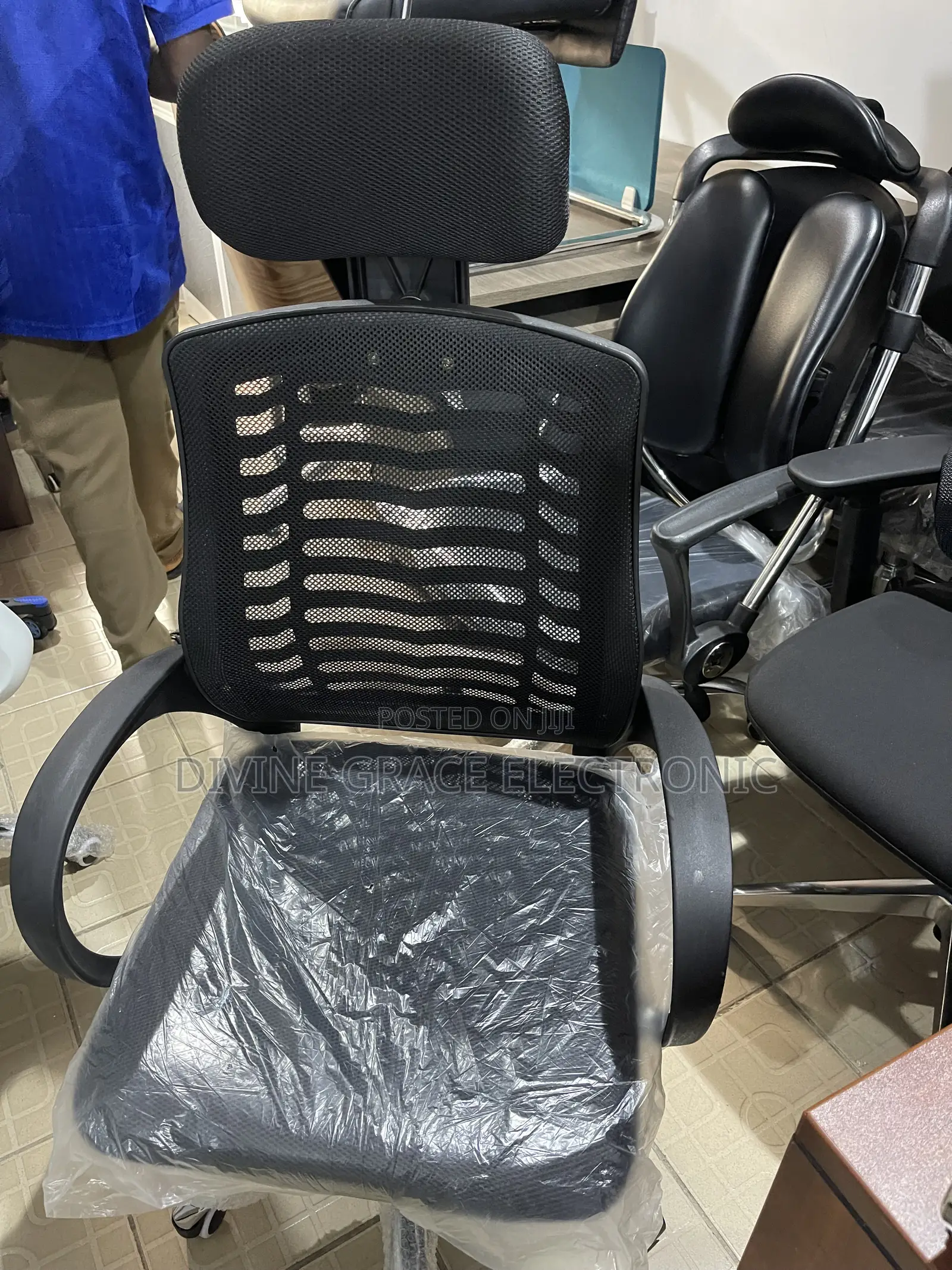 Premium Ergonomic Mesh Office Chair – Black