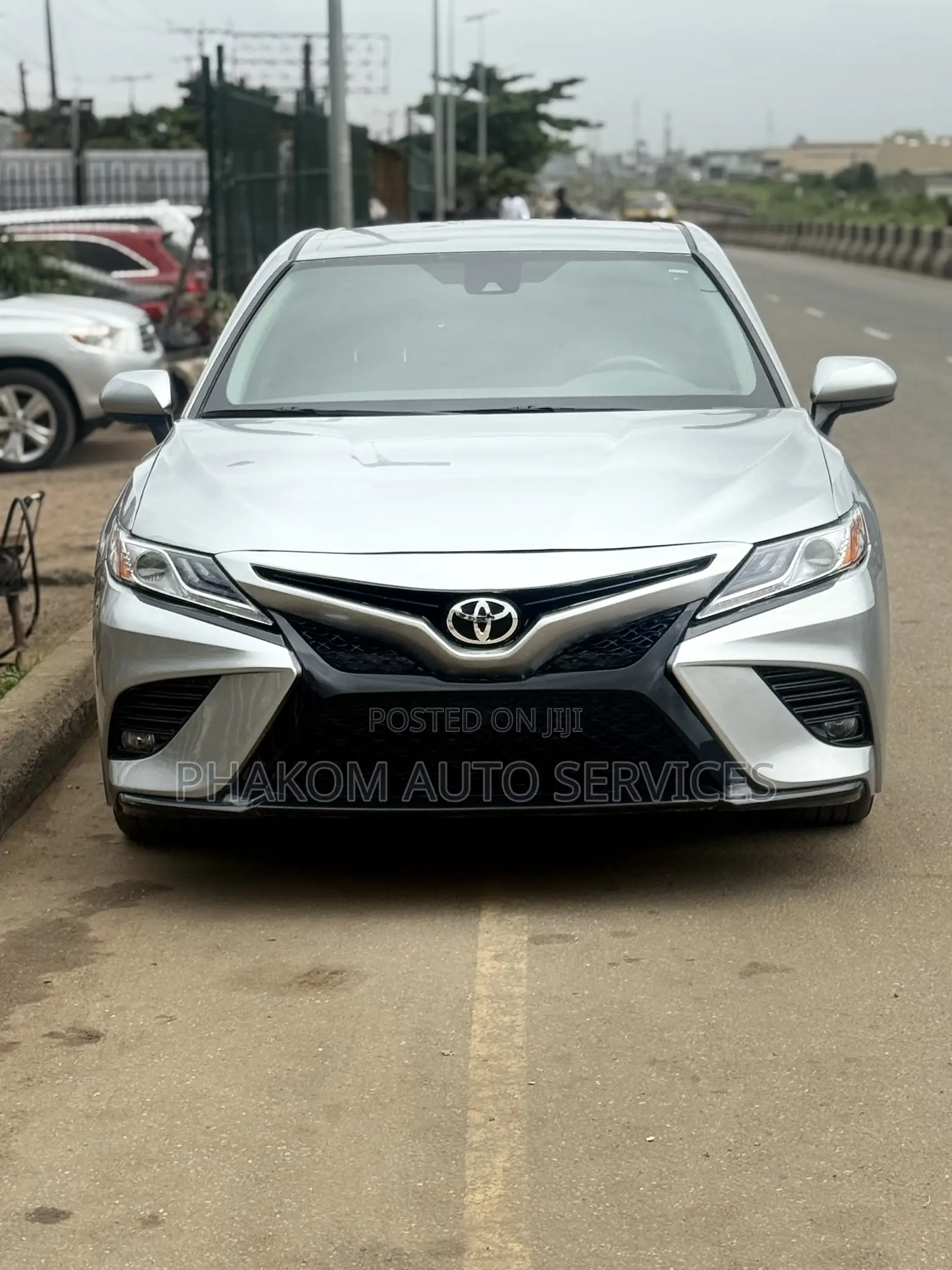 Toyota Camry SE (2.5L 4cyl 8A) 2019 Silver