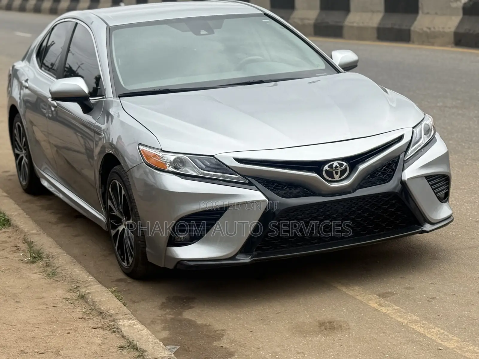 Toyota Camry SE (2.5L 4cyl 8A) 2019 Silver