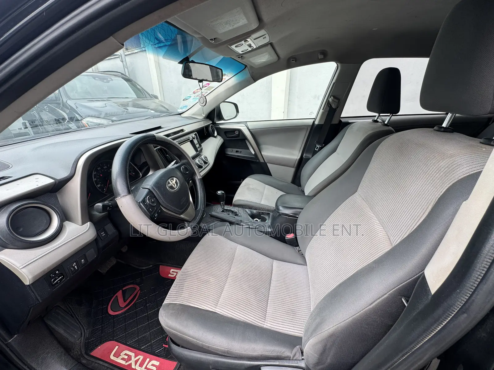 Toyota RAV4 XLE AWD (2.5L 4cyl 6A) 2013 Black