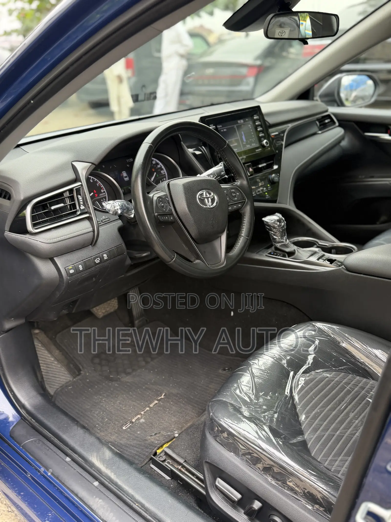 Toyota Camry SE 2023 Blue