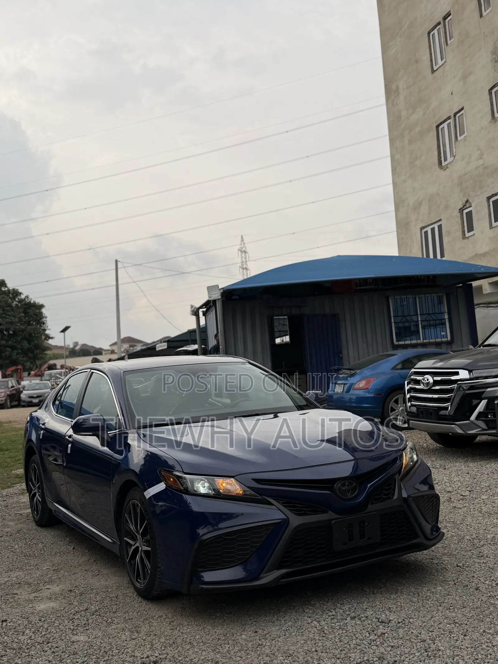 Toyota Camry SE 2023 Blue