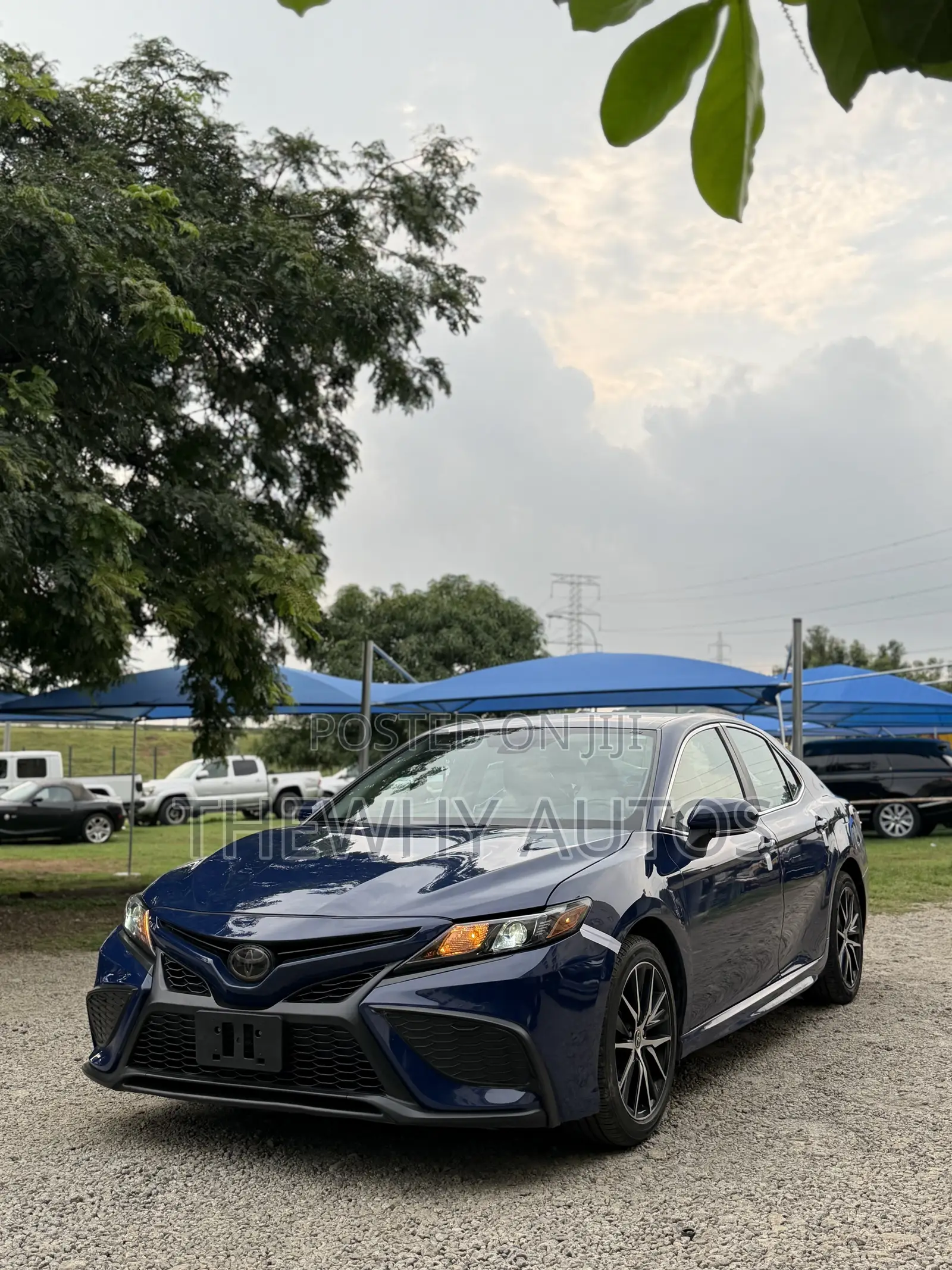 Toyota Camry SE 2023 Blue