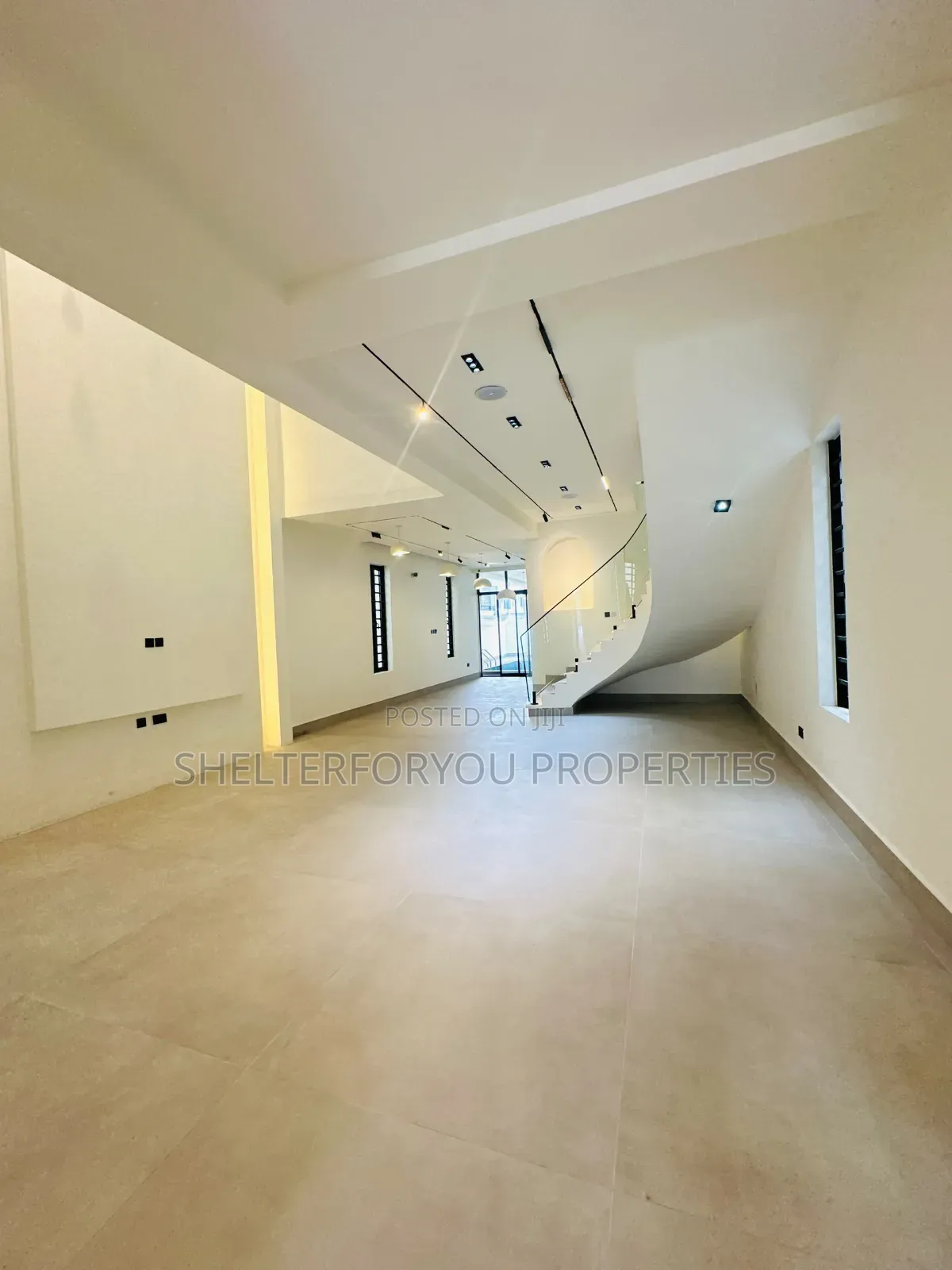 5bdrm Duplex in Lekki Phase 1 for sale