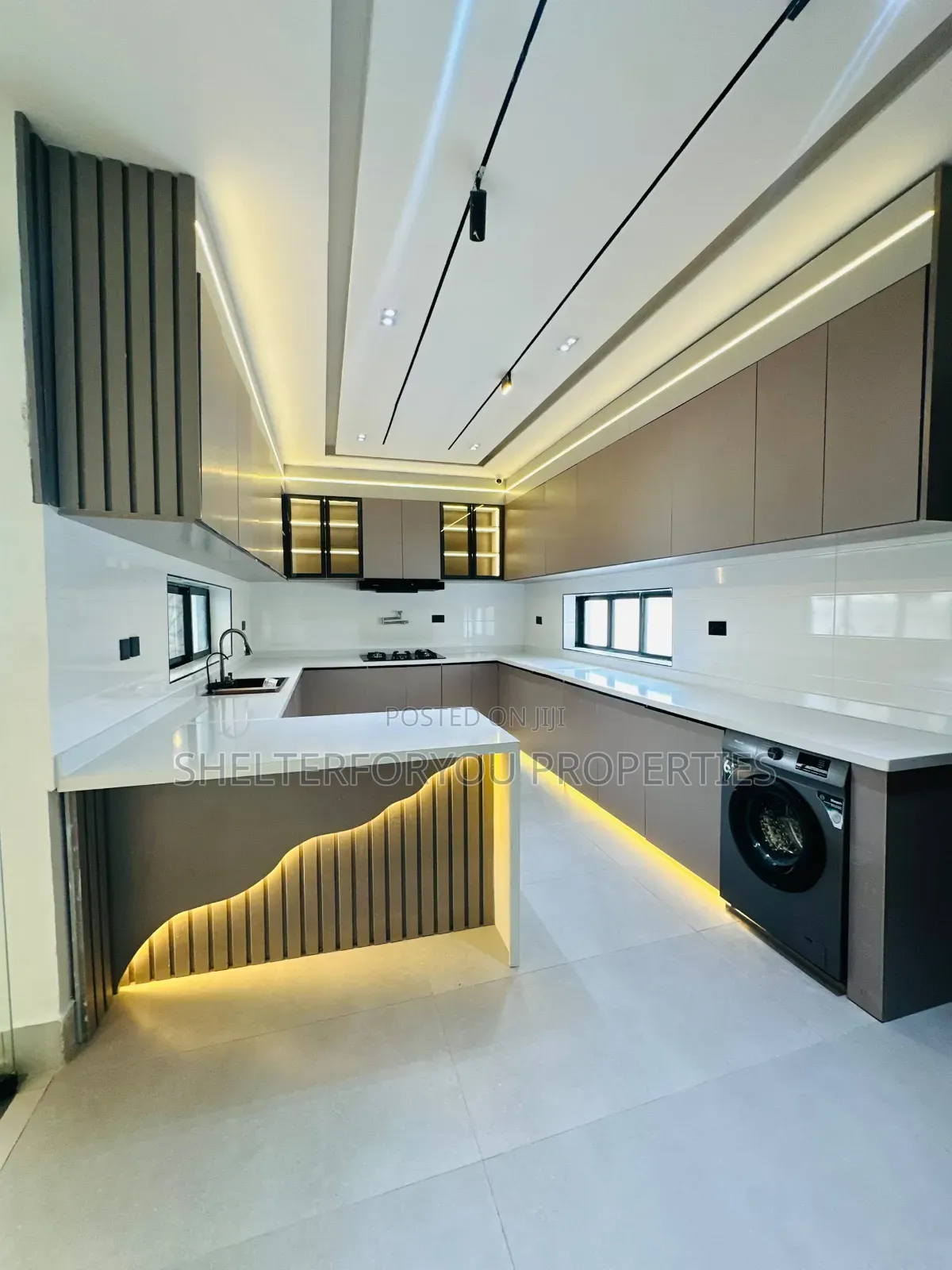 5bdrm Duplex in Lekki Phase 1 for sale