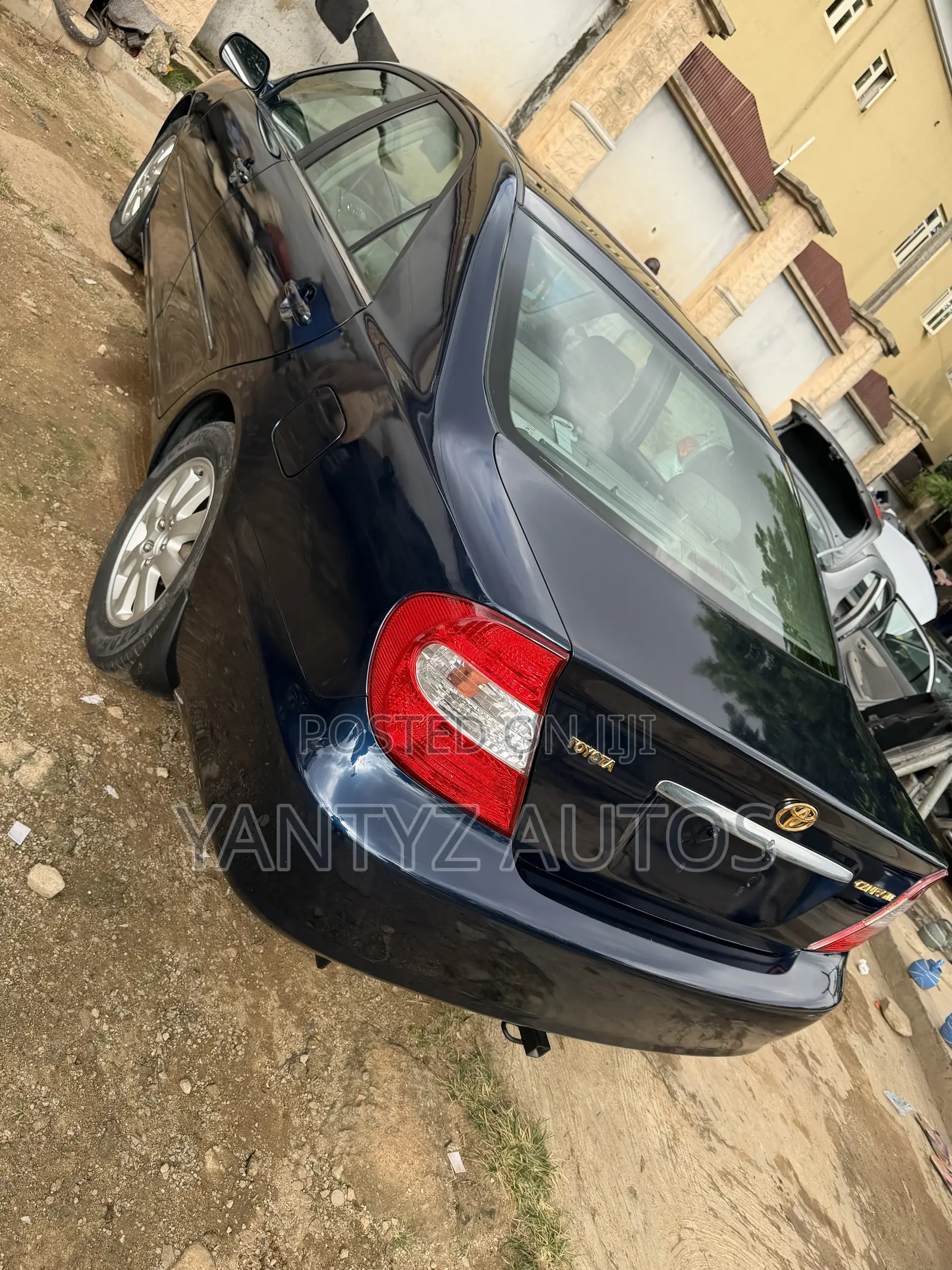 Toyota Camry XLE 4dr Sedan (2.4L 4cyl 4A) 2004 Blue