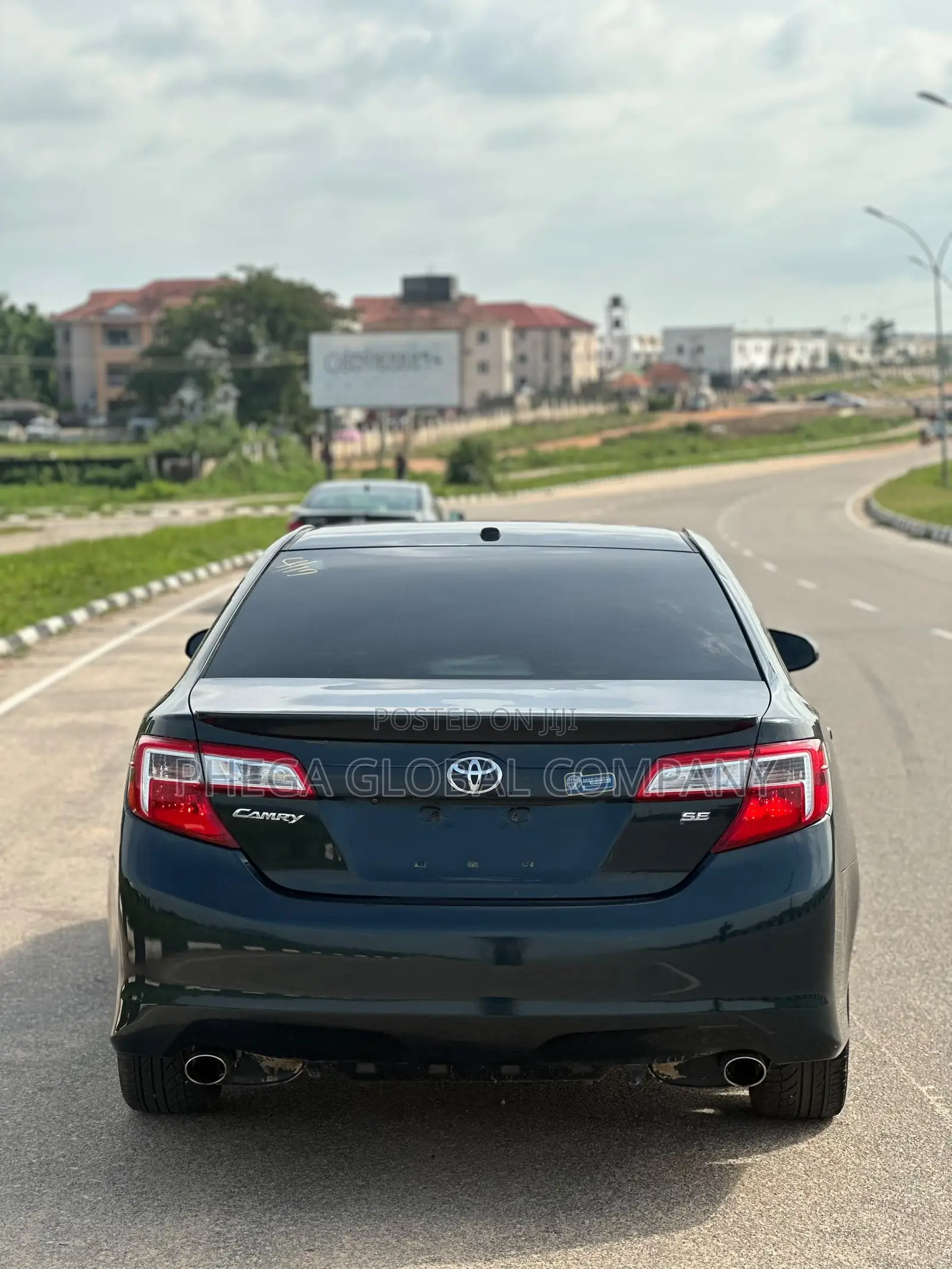 Toyota Camry SE V6 4dr Sedan (3.5L 6cyl 6A) 2013 Matt Black