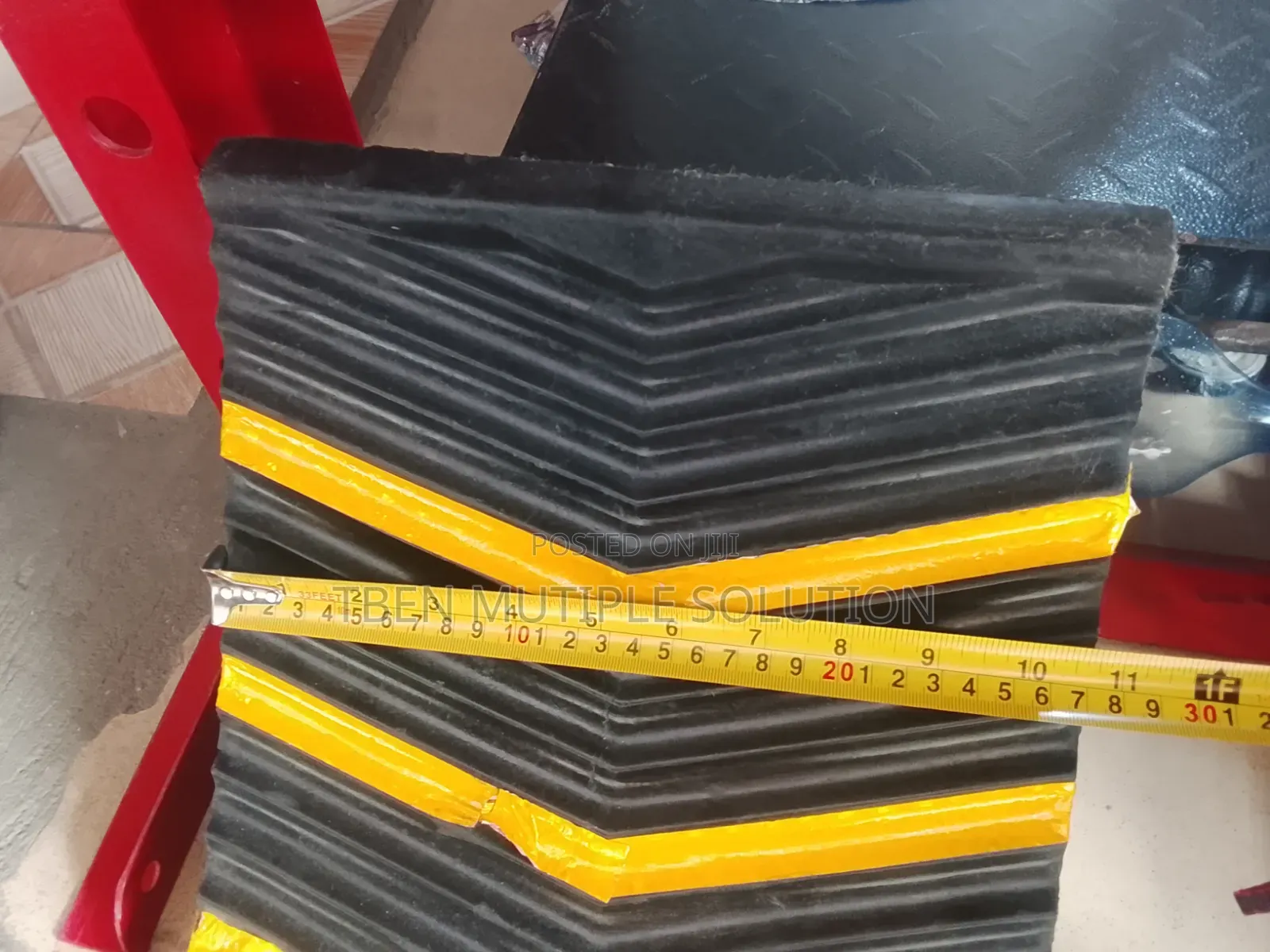 Heavy-Duty Big Rubber Wheel Chock or Wage