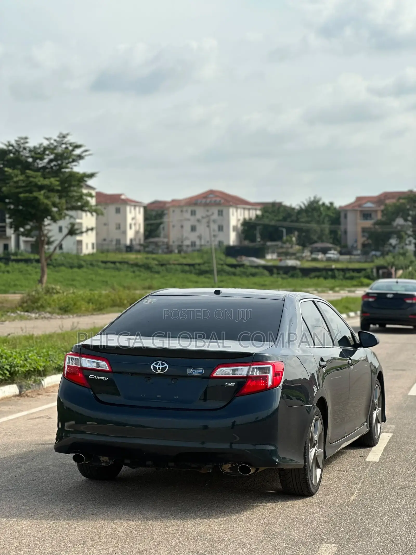 Toyota Camry SE V6 4dr Sedan (3.5L 6cyl 6A) 2013 Matt Black