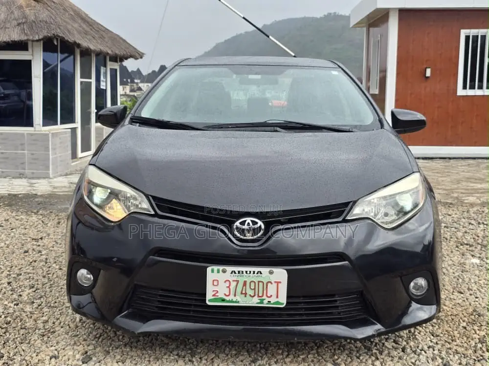 Toyota Corolla LE 4dr Sedan (1.8L 4cyl CVT) 2014 Gray