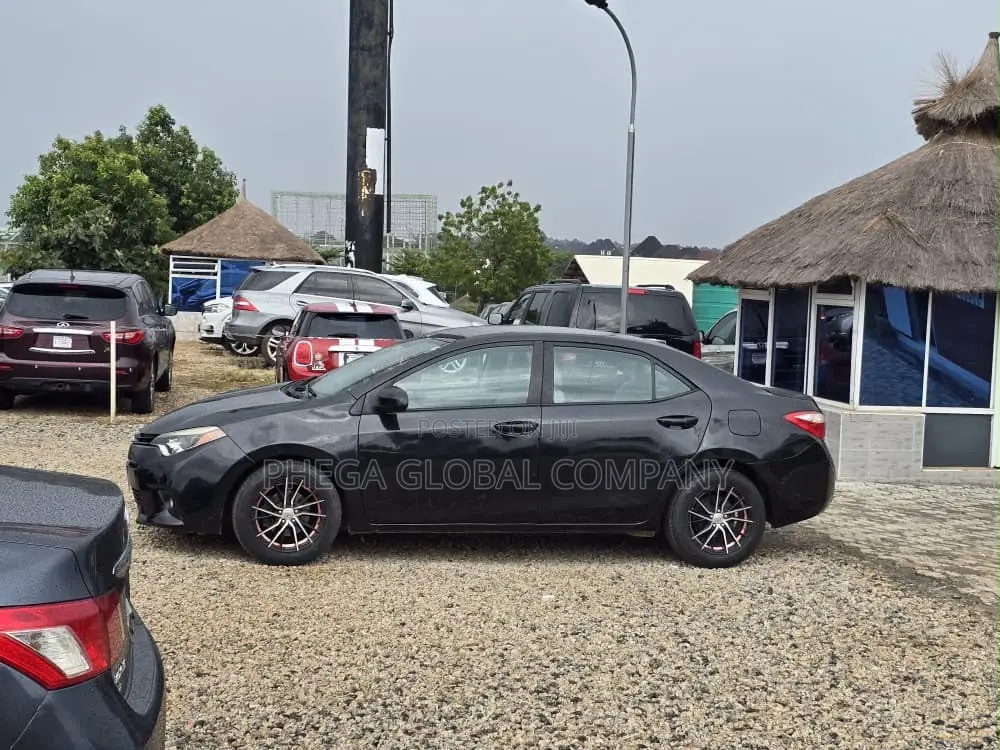 Toyota Corolla LE 4dr Sedan (1.8L 4cyl CVT) 2014 Gray