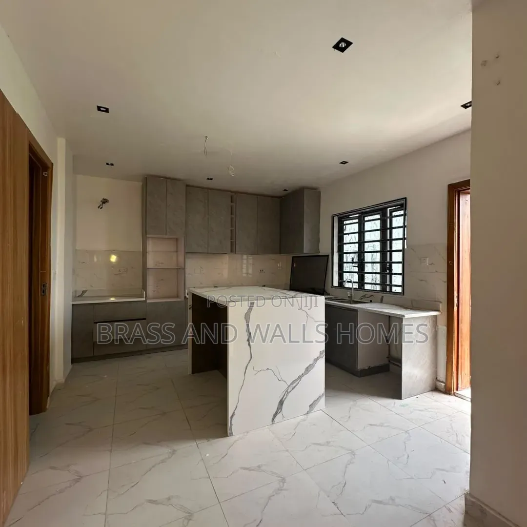Furnished 4bdrm Townhouse/Terrace in Lekki Phase 1 for sale