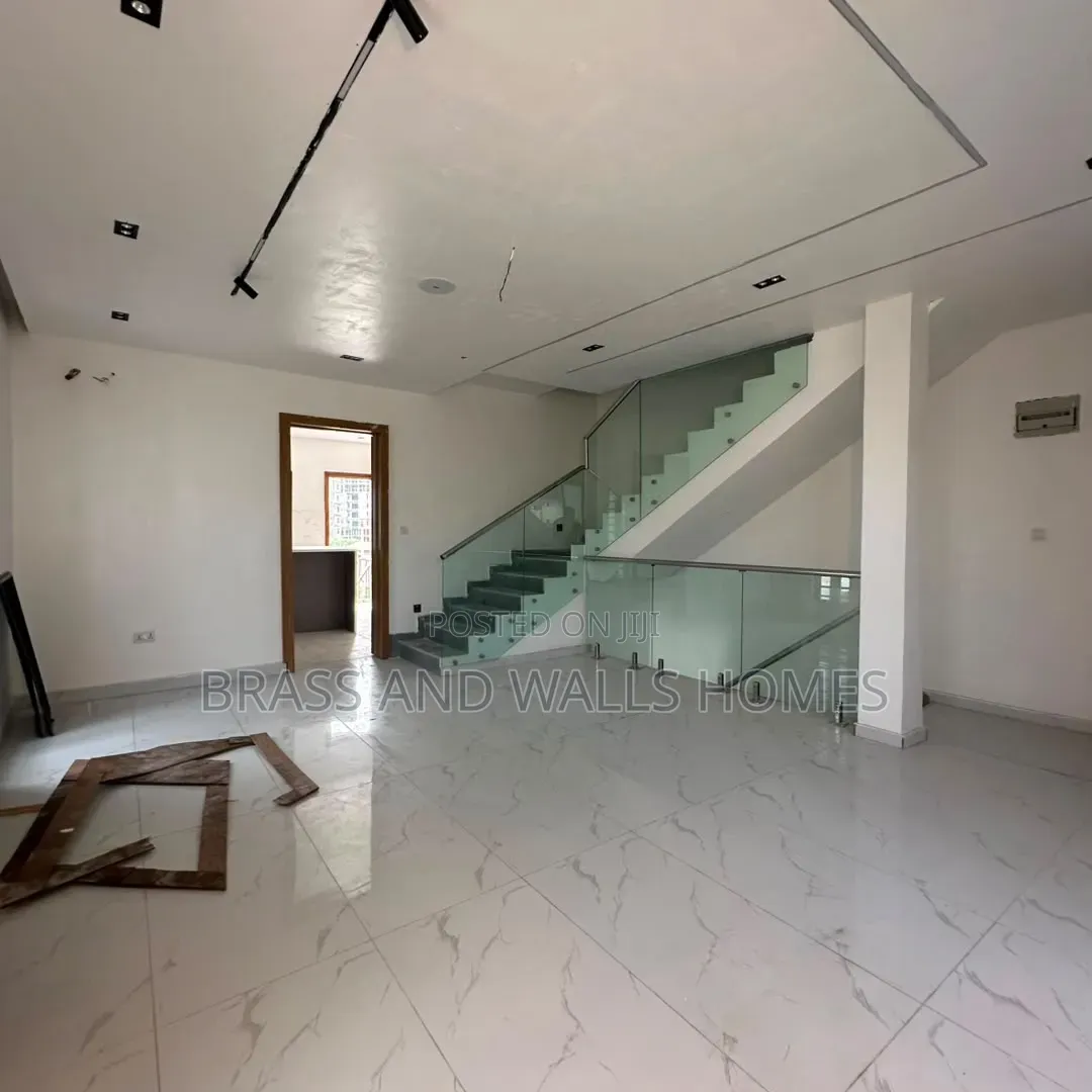 Furnished 4bdrm Townhouse/Terrace in Lekki Phase 1 for sale
