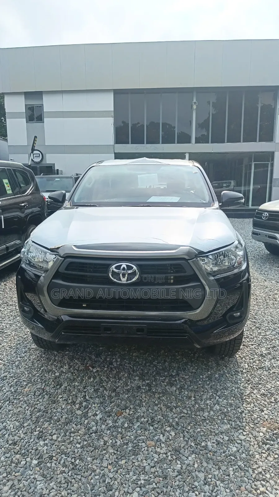 New Toyota Hilux 2025 Black