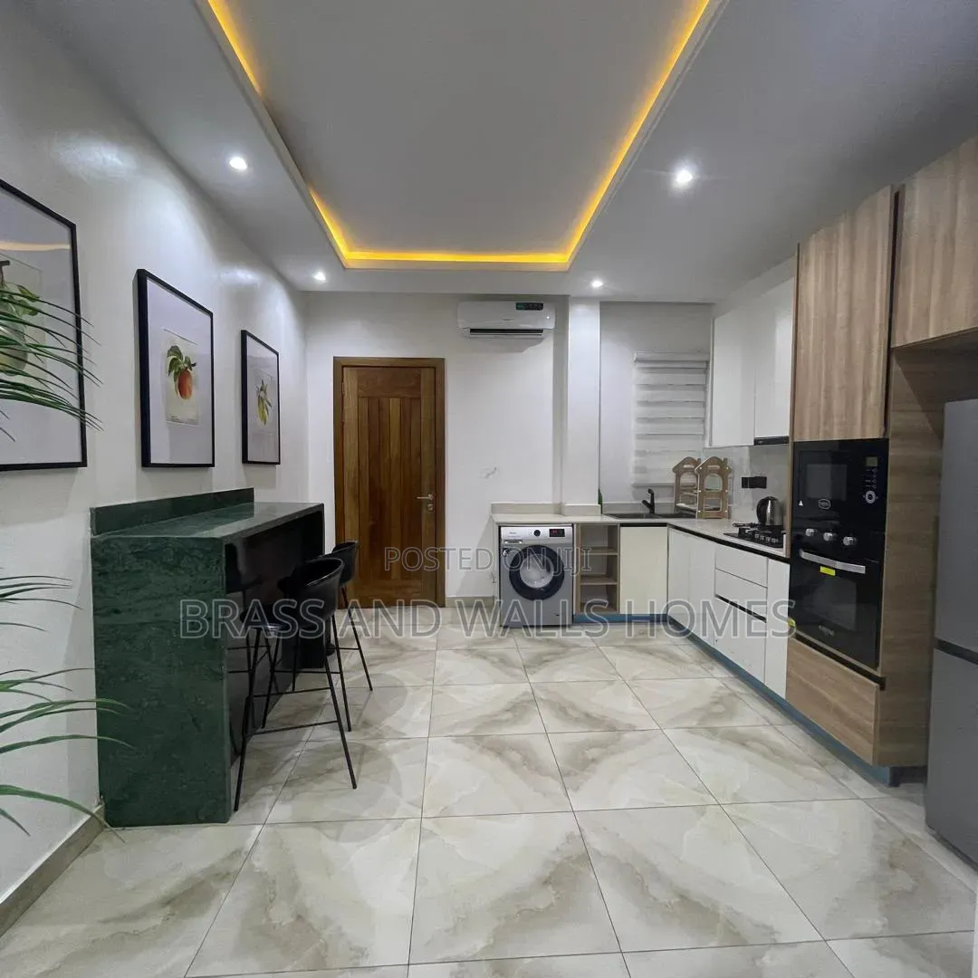 Furnished 2bdrm Apartment in Lekki Phase 1 for sale
