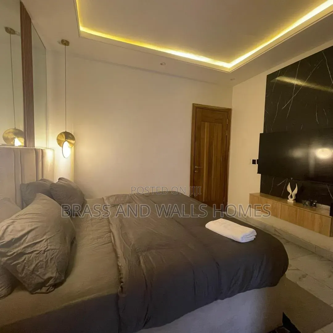 Furnished 2bdrm Apartment in Lekki Phase 1 for sale