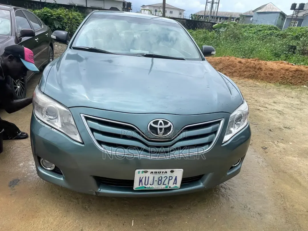 Toyota Camry 2010 Green