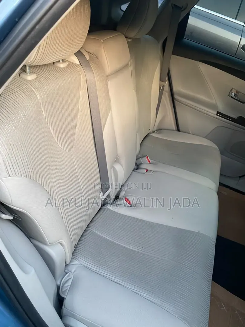 Toyota Venza 2011 Blue