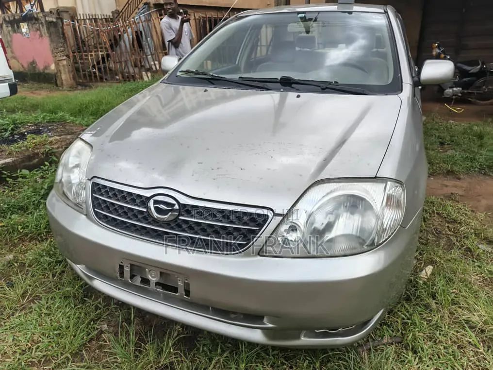 Toyota Corolla 2000 Silver