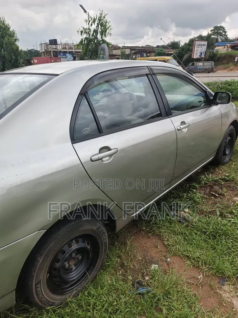 Toyota Corolla 2000 Silver