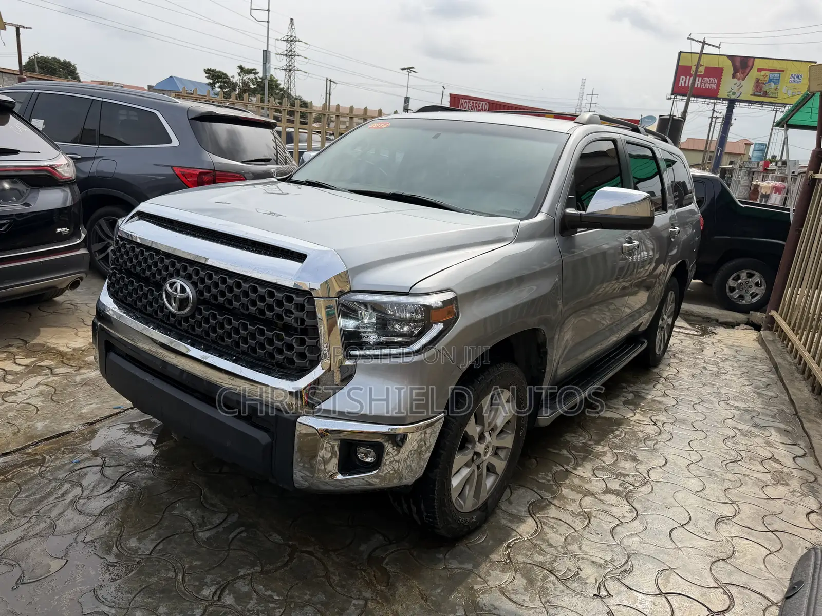 Toyota Sequoia Limited 4dr SUV 4WD (5.7L 8cyl 6A) 2014 Silver