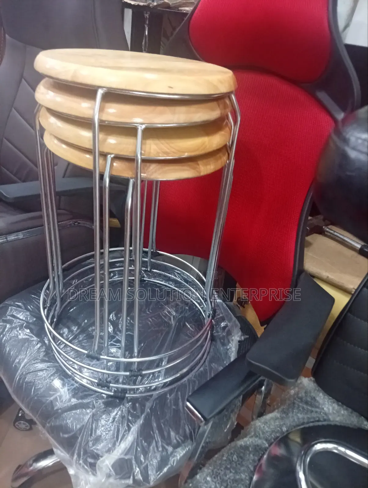 Mni Metal Base Chair