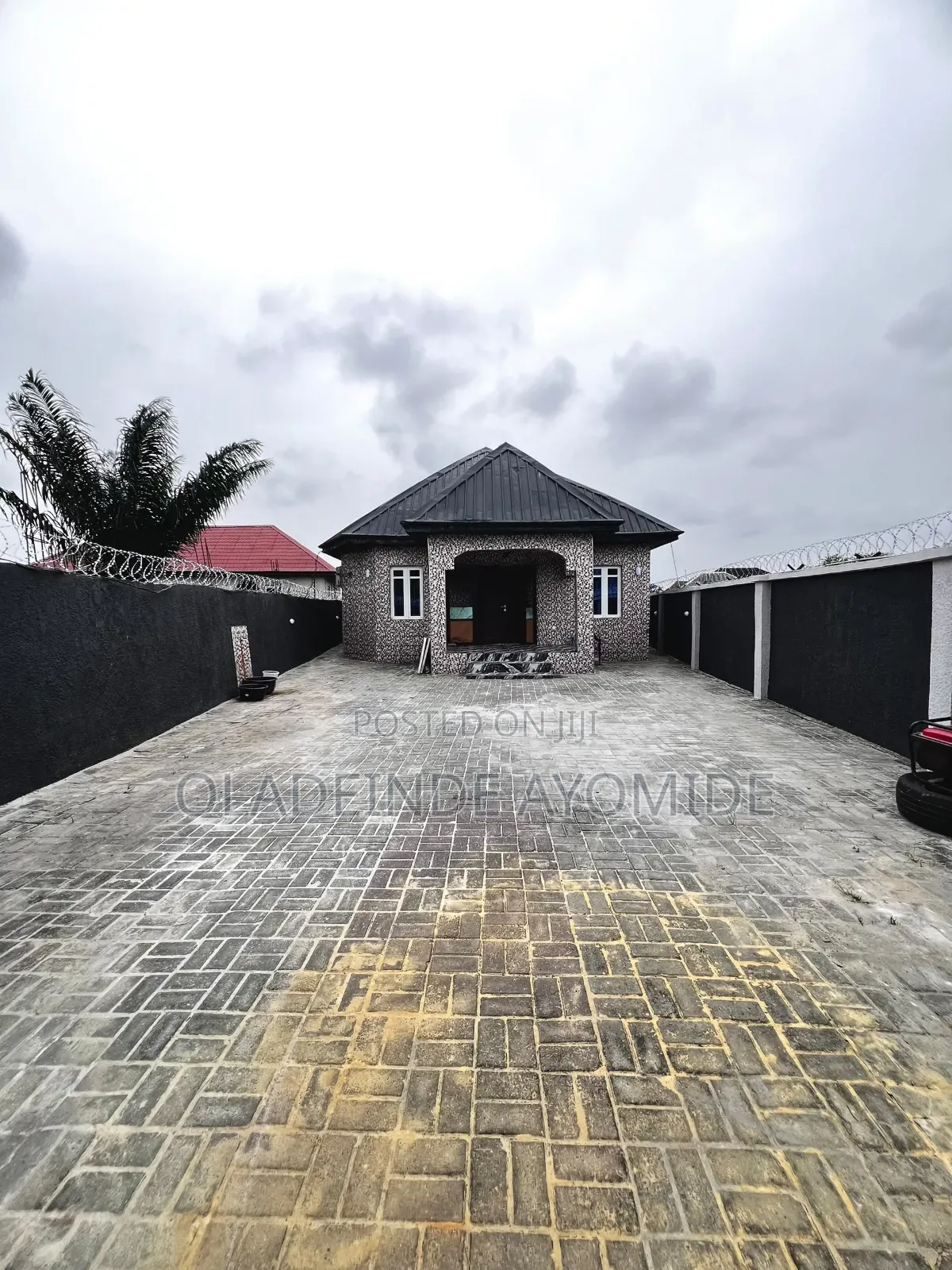 4bdrm Bungalow in Eleko for sale