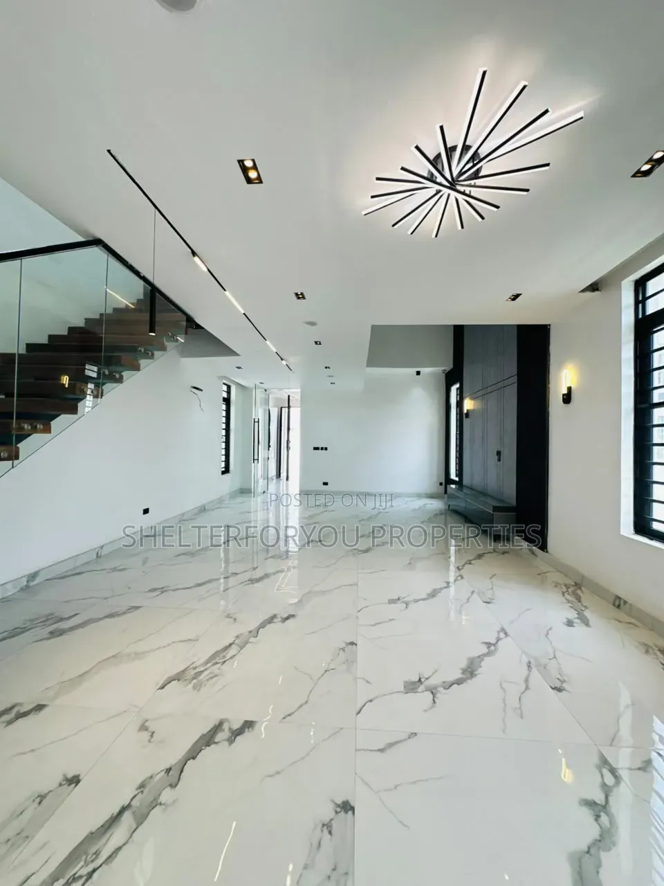 5bdrm Duplex in Lekki Phase 1 for sale