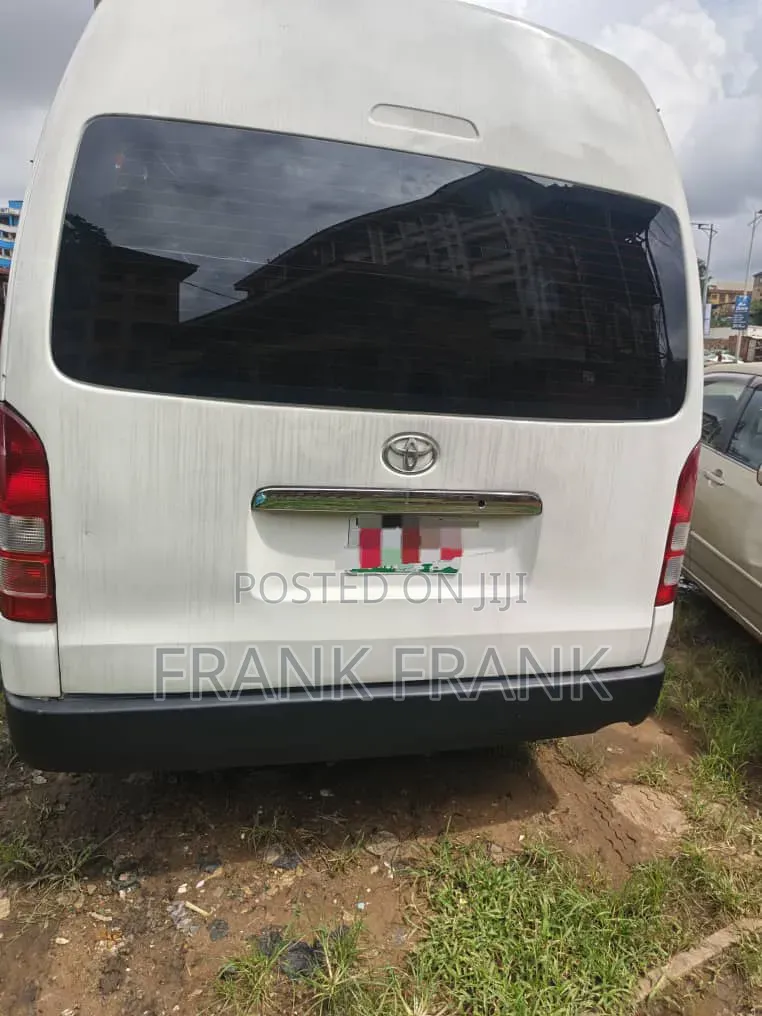Toyota HiAce 2008 White